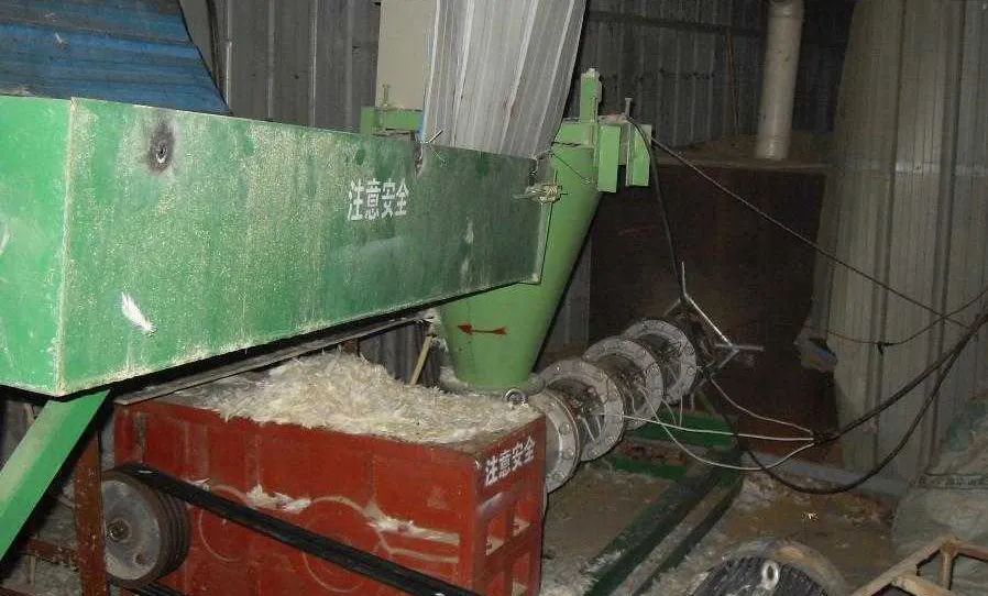 羽毛粉加工腥味、苦味、惡臭味混雜，看工業(yè)除臭劑如何快速除臭！