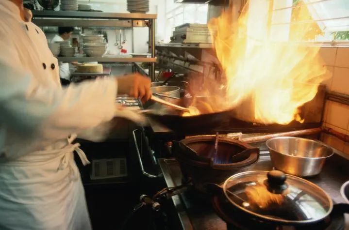 警惕餐飲油煙異味！北京執(zhí)行《排放標準》，最高罰款100萬！