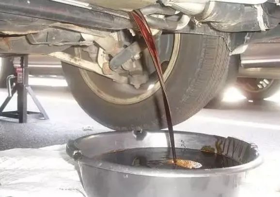 潔匠凈化·的凈工業(yè)除臭劑_廢機(jī)油處理難度大，擺脫“惡臭異味”又有什么方向？